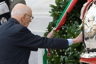 Napolitano: stiamo affrontando una crisi economica senza precedenti