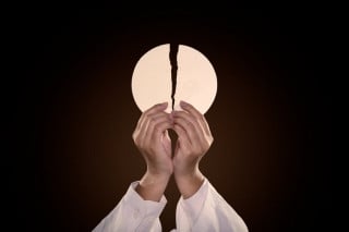 Reati contro la religione: interviene la Corte Costituzionale