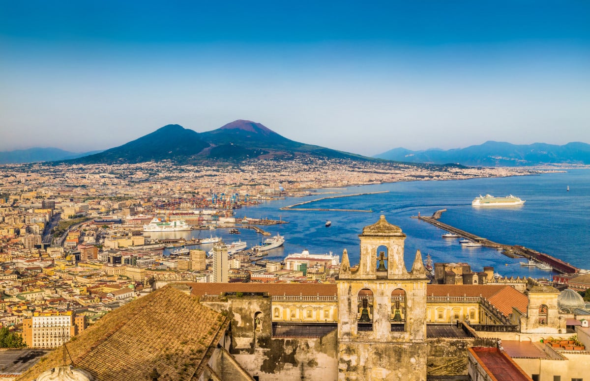 Napoli, città - mondo, ha una lingua e non un dialetto
