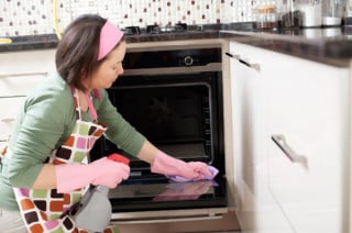Si può licenziare la colf, anche se incinta