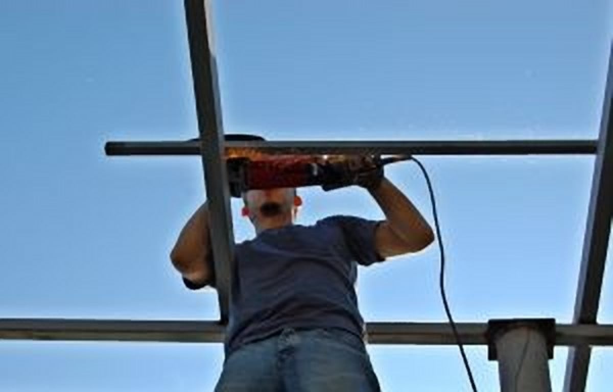 Cassazione: in caso di infortunio sul lavoro va risarcita tutta la famiglia