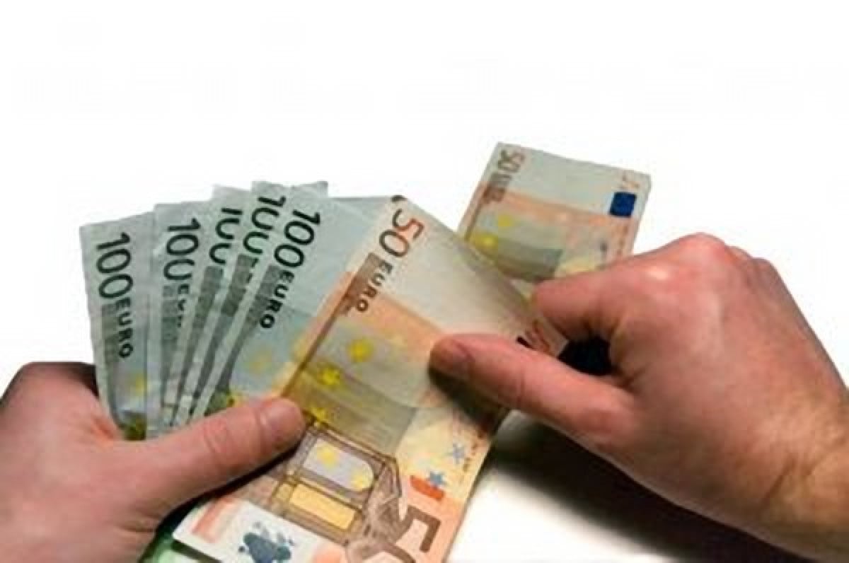 Finanziamento pubblico e privilegi: diamoci un taglio!