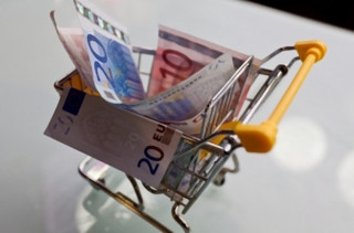 Istat: in 10 anni la spesa media delle famiglie ha raggiunto 2453 al mese