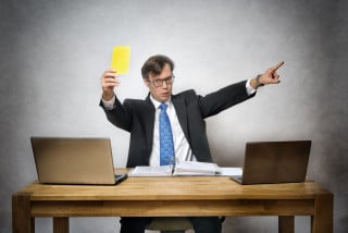 Il cyberbullismo è legge: cartellino giallo a chi offende online