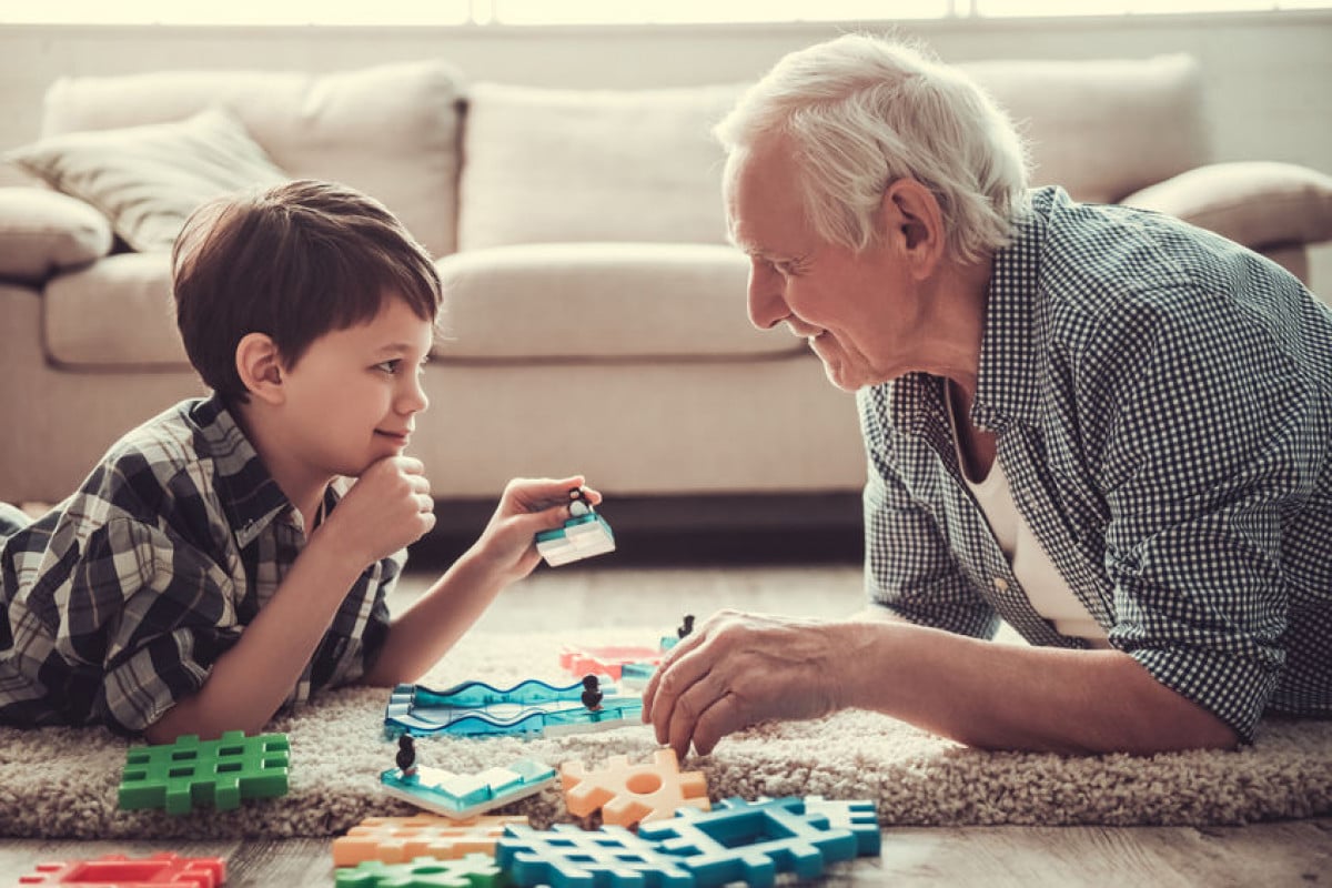 Bonus babysitter anche per zii e nonni, come ottenerlo