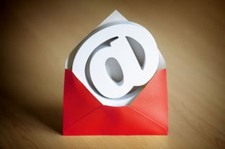 Cassazione: nulla la notifica alla pec dell'avvocato non risultante dal ReGIndE