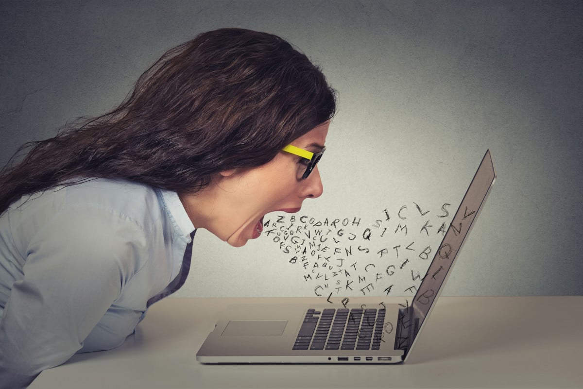 Facebook: non sono reato le critiche tra rivali in amore 