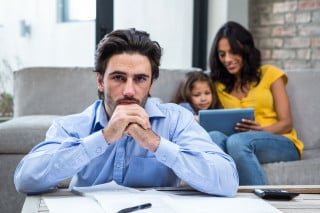 Condannato il genitore che non mantiene i figli anche se ricevono aiuti pubblici