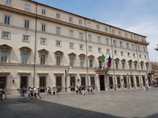 Green pass: obbligo per chiunque entri a scuola, ecco il testo