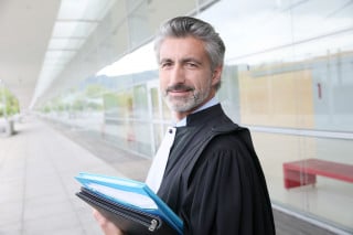 Il giudice di pace non diventa di diritto avvocato