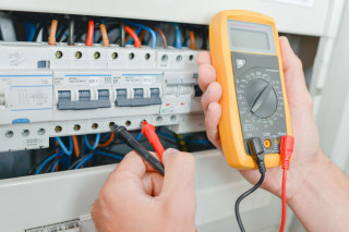 Bonus impianti elettrici per il condominio: fino a 1.200 euro