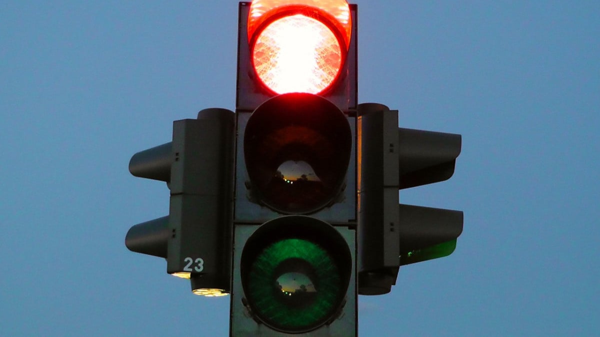 Cassazione: No alle partenze a razzo col semaforo verde!