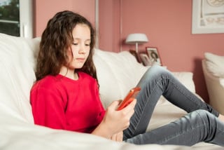 Cassazione: Adesca minorenne su Facebook? Legittima la custodia cautelare in carcere