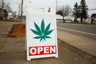 Cannabis legale: è boom di growshop in Italia
