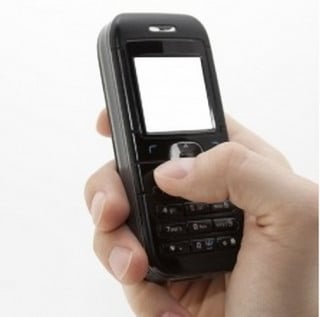 Cassazione: consentite telefonate private brevi dal cellulare aziendale