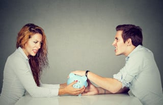 Divorzio: assegno di soli 200 euro per l'ex moglie disoccupata