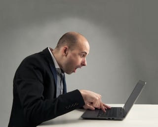 Siti porno in ufficio? Per la Cassazione c'è... un 'doppio' reato
