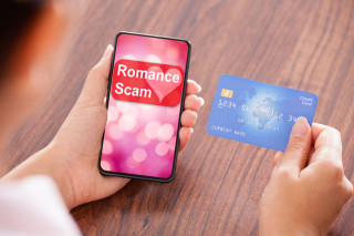 Reato mentire sui propri sentimenti per farsi dare soldi