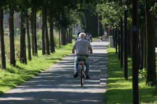 Cassazione: se il "nonnetto" va in bici ubriaco, commette reato