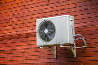 Condominio: il condizionatore voluminoso va rimosso