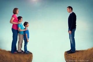 Divorzio: il padre non può sospendere l'assegno perché la ex non gli fa vedere i figli