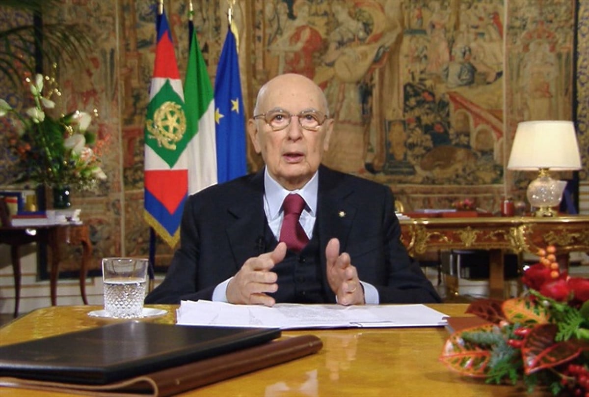 Napolitano agli italiani: occorre combattere la corruzione e lottare insieme per la ripresa economica del Paese. In allegato il testo del discorso anche in PDF