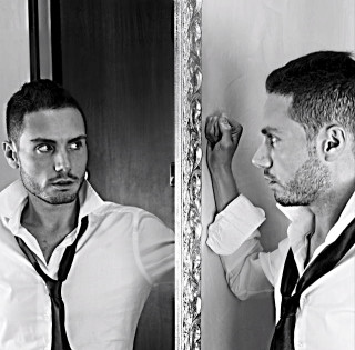 Da avvocato a escort: ecco la storia