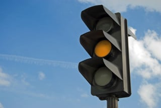 Semaforo: quanto deve durare il giallo?