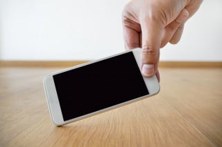 Cassazione: anche il cellulare è un'arma impropria
