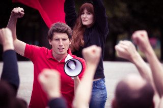 Occupare la scuola è due volte reato