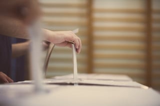 Elezioni: niente cognome del marito