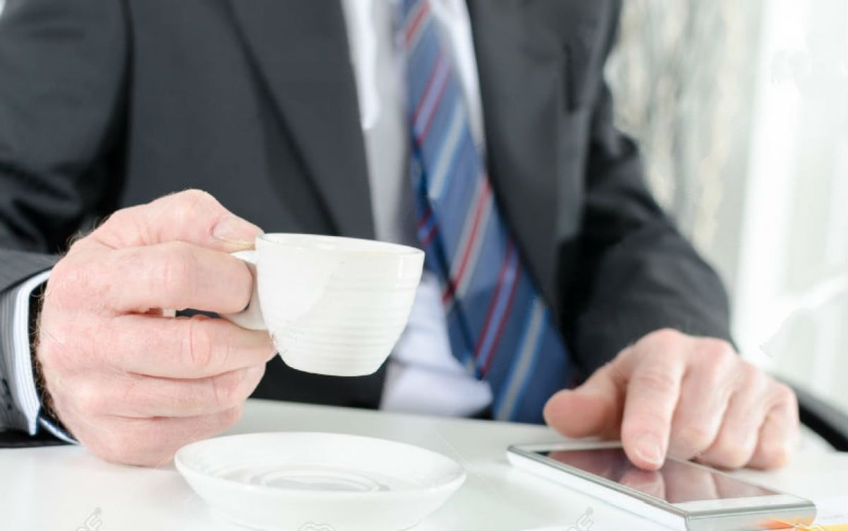 Cassazione: l'avvocato non è consumatore se compra lo smartphone per la professione
