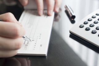 Cassazione: tassazione separata per gli arretrati dell'assegno di mantenimento