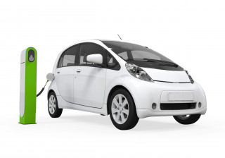 Bollo auto: stop al pagamento per le auto ibride ed elettriche