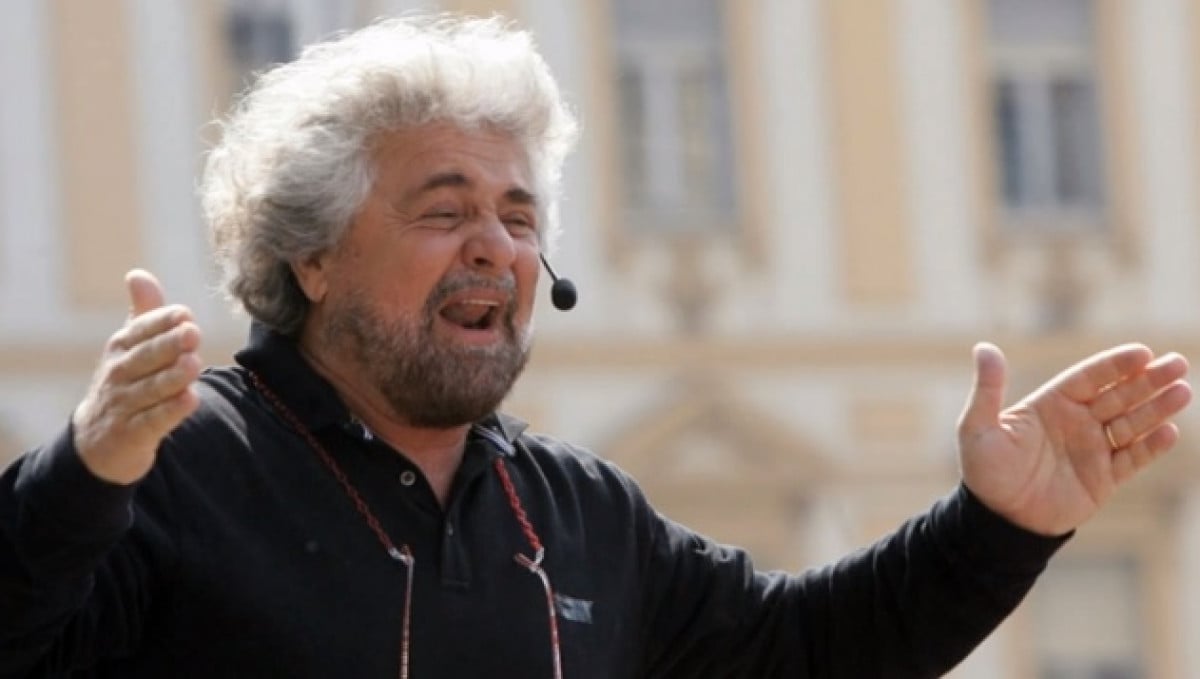 Legge di stabilità: Grillo, non ci sono soldi per aiutare le imprese ma si trovano per associazioni combattentistiche e per l'Orchestra del Mediterraneo