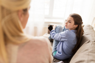 Cassazione: affidamento esclusivo alla madre se il padre è troppo immaturo
