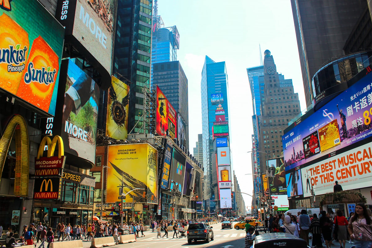 Cartellone pubblicitario: no se lede il decoro condominiale