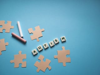 Autismo e terapie ABA: il giudice del lavoro ordina all'ASL l'esecuzione del piano terapeutico