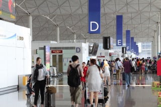 Viaggi aerei: passeggeri schedati per 5 anni