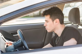 Musica a palla in auto? Niente sequestro dello stereo
