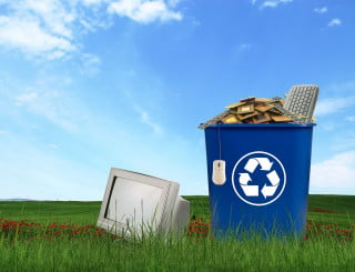 Decreto "uno contro zero": Dai vecchi cellulari ai rasoi lo smaltimento si fa gratis nei negozi