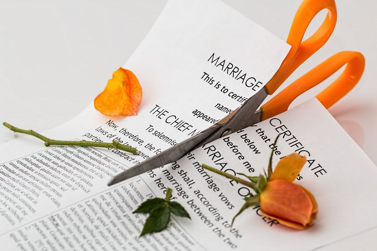 Divorzio: quando la ex può conservare il cognome del marito