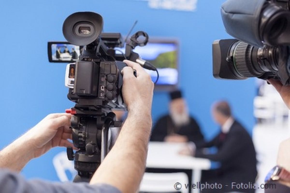 Il contratto per servizio professionale di ripresa video-cinematografica e diffusione multimediale in rete