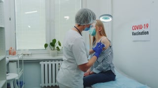 Vaccino Covid e illegittimità sospensione della retribuzione