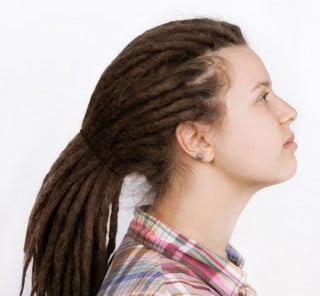 "Dread" a scuola? Non si può! Minorenne sospeso per tre giorni per la sua acconciatura
