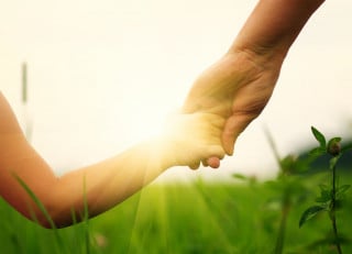 Genitori anziani: la Cassazione toglie la figlia