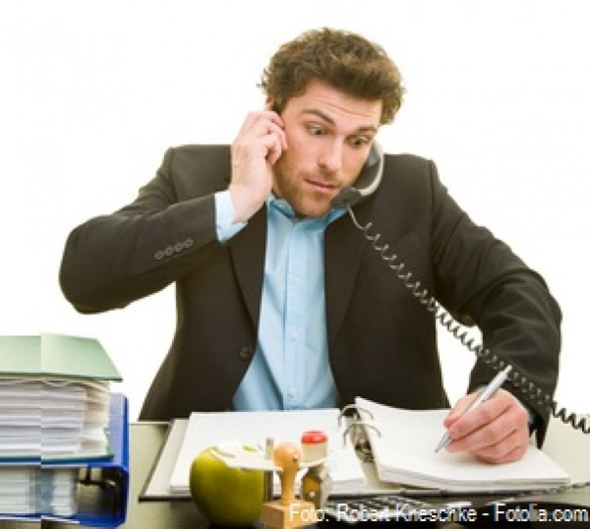 Cassazione: peculato d'uso per chi usa il telefono dell'ufficio per telefonate personali