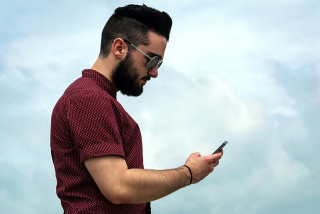 Cassazione: usare un telefono rubato è ricettazione