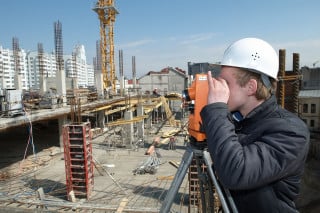 Cassazione: anche per la ristrutturazione vanno rispettate le distanze dai vicini
