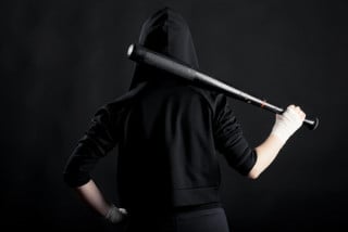 Cassazione: rischia la condanna per tentato omicidio chi utilizza una mazza da baseball durante una lite